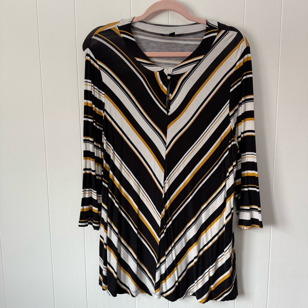 LANE BRYANT Black & White with Gold Stripe Swing Illusion Tee